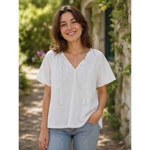 Caslon White Embroidered V-Neck Short Sleeve Blouse